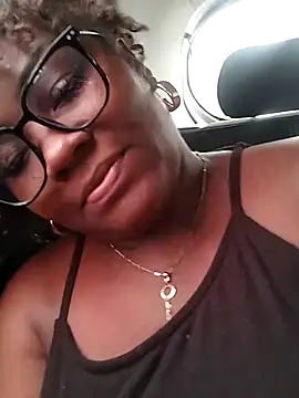 kaorysquirt online show from October 10, 4:50 pm