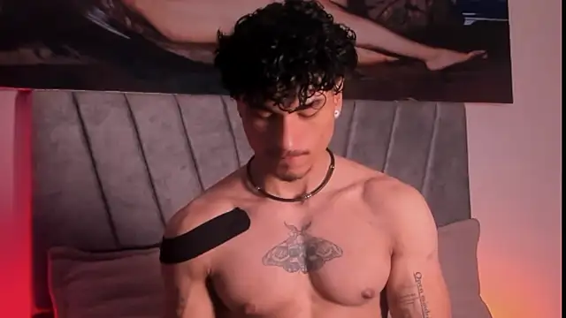 Snapshot of Thomas_Fit1 chatting on November 28, 2:14 am Thomas Fit1 online show from November 28, 2:14 am