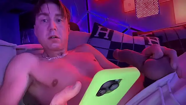 Snapshot of YouLikeBigDick9 chatting on January 29, 7:04 am YouLikeBigDick9 online show from January 29, 7:04 am