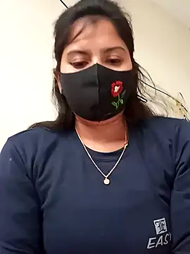 Snapshot of Cute_Nipa chatting on January 1, 3:23 am Cute Nipa online show from January 1, 3:23 am