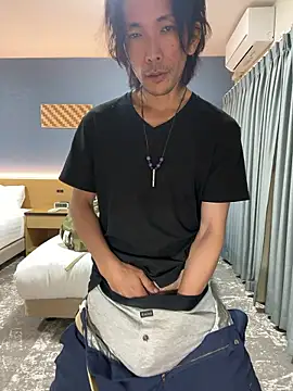 Snapshot of Katakuriko-Denpun chatting on October 27, 8:40 am Katakuriko-Denpun online show from October 27, 8:40 am