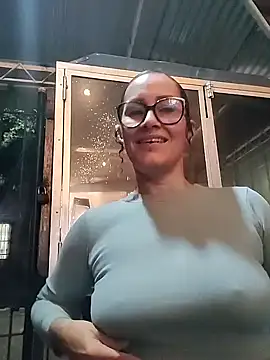 Snapshot of SelenaHouston chatting on February 13, 12:17 am SelenaHouston online show from February 13, 12:17 am