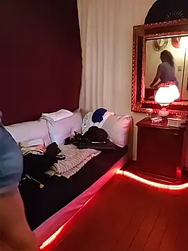 Snapshot of SelenaHouston chatting on February 19, 5:36 am SelenaHouston online show from February 19, 5:36 am