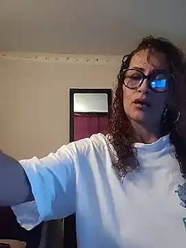 Snapshot of SelenaHouston chatting on March 3, 8:04 pm SelenaHouston online show from March 3, 8:04 pm