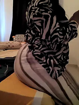 Snapshot of Selina_6 chatting on December 27, 2:04 am Selina 6 online show from December 27, 2:04 am