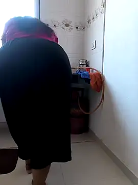 Snapshot of Selina_6 chatting on January 7, 11:37 am Selina 6 online show from January 7, 11:37 am