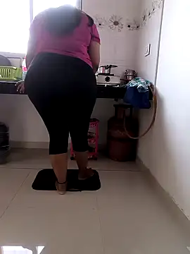 Snapshot of Selina_6 chatting on January 9, 1:50 am Selina 6 online show from January 9, 1:50 am