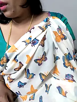 Snapshot of Selina_6 chatting on March 7, 11:07 am Selina 6 online show from March 7, 11:07 am