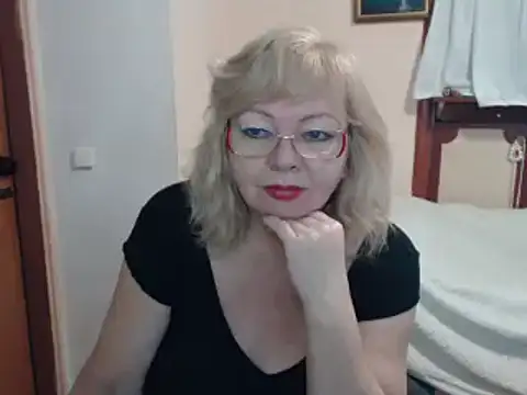 EvelynLoveShy online show from December 25, 8:18 am