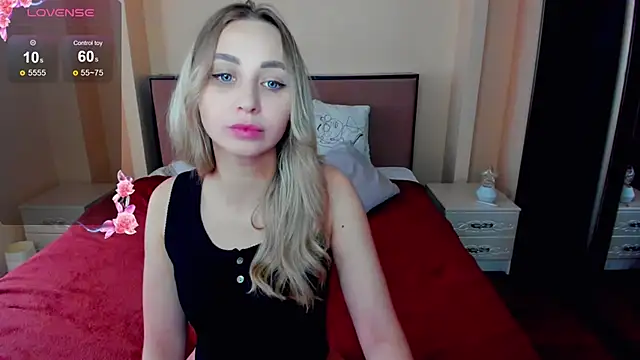 PerfectJulllia online show from April 14, 7:47 am