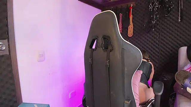 Snapshot of Sara_Mills06 chatting on December 22, 2:49 pm Sara Mills06 online show from December 22, 2:49 pm