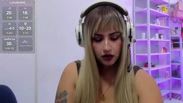 Snapshot of NaharaKamado_ chatting on September 26, 9:19 pm NaharaKamado online show from September 26, 9:19 pm