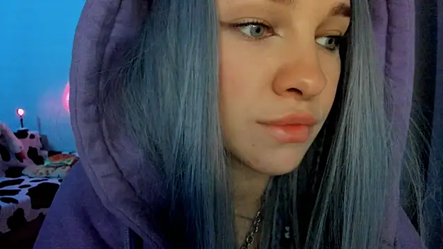 Ledy WWWII online show from December 4, 6:39 pm