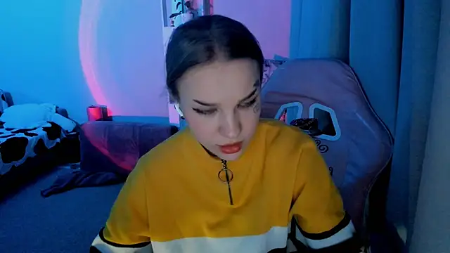 Ledy WWWII online show from December 7, 7:43 pm