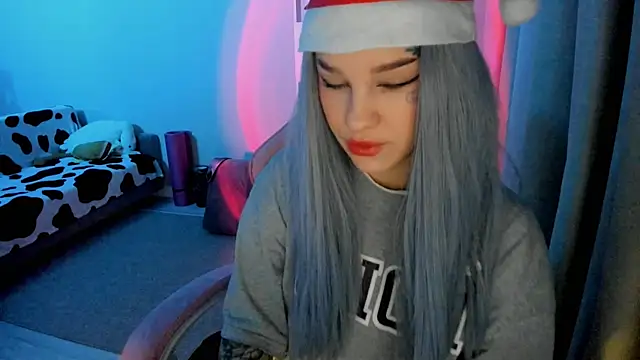 Ledy WWWII online show from December 8, 4:18 pm