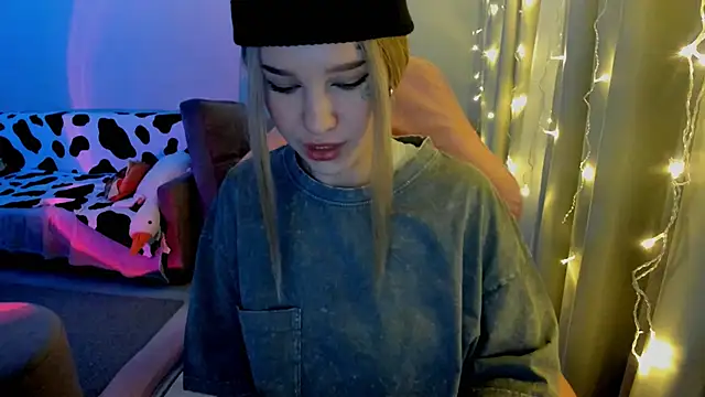 Ledy WWWII online show from December 19, 5:29 pm