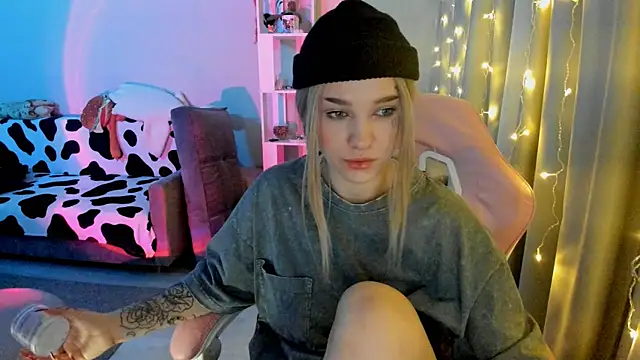 Ledy WWWII online show from December 19, 9:49 pm