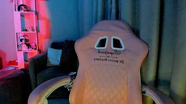 Ledy WWWII online show from January 16, 9:30 pm