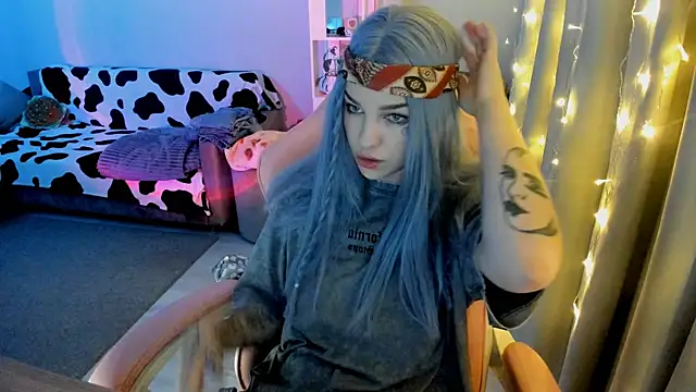 Ledy WWWII online show from January 17, 5:08 pm