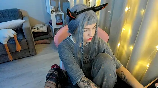 Ledy WWWII online show from January 29, 4:52 pm