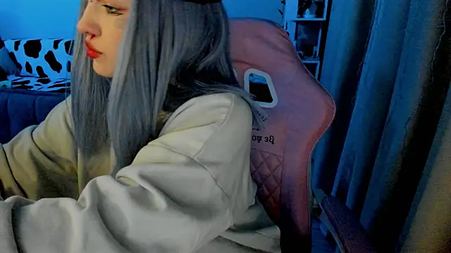 Ledy WWWII online show from February 4, 3:15 pm