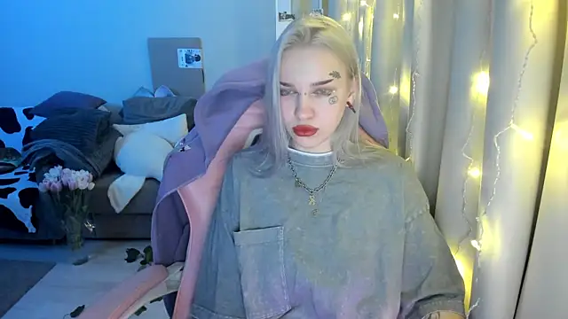 Ledy WWWII online show from March 10, 6:23 pm