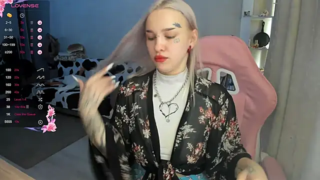 Ledy WWWII online show from March 15, 10:13 am