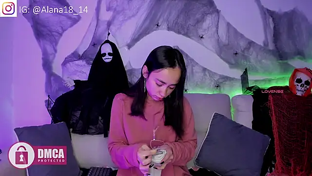 Snapshot of Alana_Pherson chatting on October 10, 7:40 am Alana Pherson online show from October 10, 7:40 am