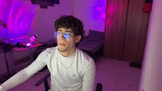 Kisan Smith online show from December 19, 4:08 am