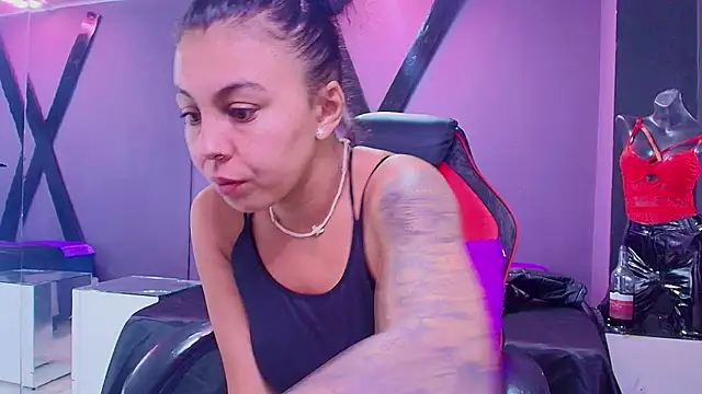 Snapshot of Juliet_Nasty chatting on February 11, 12:37 pm Juliet Nasty online show from February 11, 12:37 pm