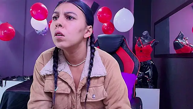 Snapshot of Juliet_Nasty chatting on February 15, 12:43 pm Juliet Nasty online show from February 15, 12:43 pm