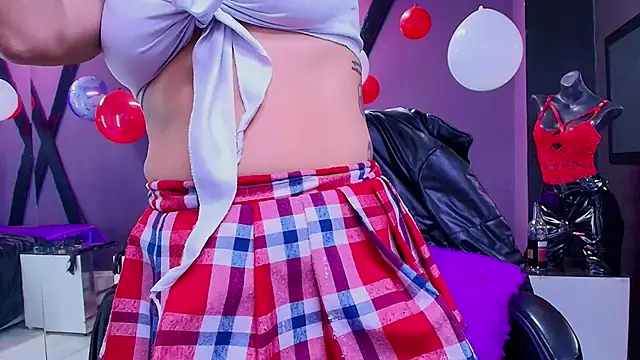 Snapshot of Juliet_Nasty chatting on February 18, 3:43 pm Juliet Nasty online show from February 18, 3:43 pm