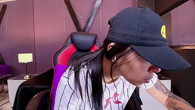 Snapshot of Juliet_Nasty chatting on March 4, 12:44 pm Juliet Nasty online show from March 4, 12:44 pm