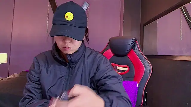 Snapshot of Juliet_Nasty chatting on March 17, 12:46 pm Juliet Nasty online show from March 17, 12:46 pm