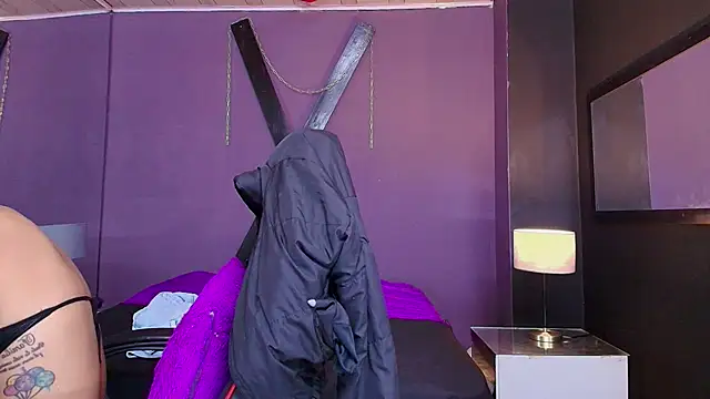 Snapshot of Juliet_Nasty chatting on March 19, 6:23 pm Juliet Nasty online show from March 19, 6:23 pm