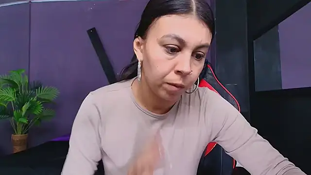 Snapshot of Juliet_Nasty chatting on October 10, 12:15 pm Juliet Nasty online show from October 10, 12:15 pm