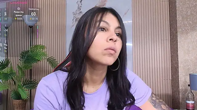 Snapshot of Juliet_Nasty chatting on November 27, 11:45 am Juliet Nasty online show from November 27, 11:45 am