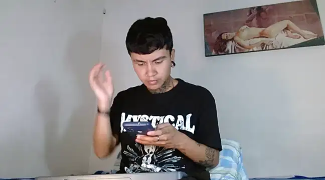 Snapshot of dannteftm chatting on January 7, 1:49 am dannteftm online show from January 7, 1:49 am