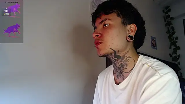 Snapshot of dannteftm chatting on October 25, 3:25 am dannteftm online show from October 25, 3:25 am