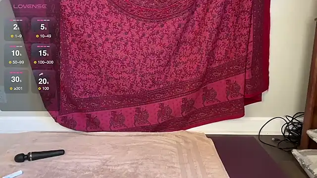 Snapshot of GlitterKitty108 chatting on November 24, 2:06 pm GlitterKitty108 online show from November 24, 2:06 pm