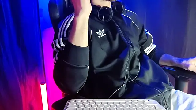 Snapshot of sexyboycolombi4 chatting on January 30, 6:13 am sexyboycolombi4 online show from January 30, 6:13 am