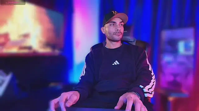 Snapshot of sexyboycolombi4 chatting on October 1, 11:05 am sexyboycolombi4 online show from October 1, 11:05 am