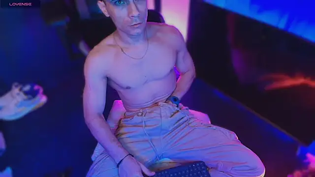 Snapshot of sexyboycolombi4 chatting on December 1, 7:57 am sexyboycolombi4 online show from December 1, 7:57 am