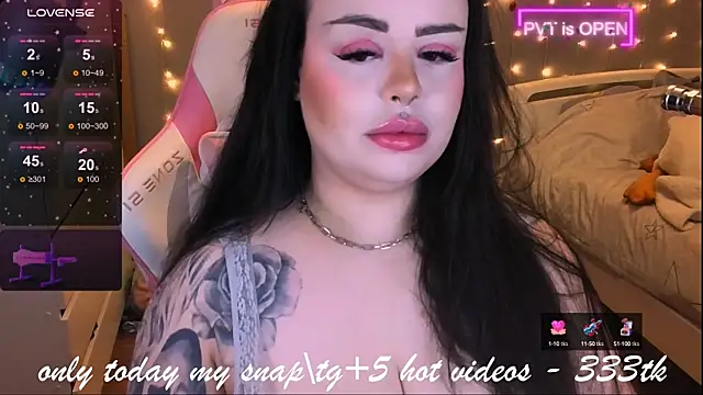 Snapshot of og_maddison chatting on March 1, 10:42 pm og maddison online show from March 1, 10:42 pm