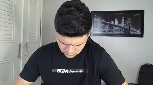 Snapshot of Plug_Control chatting on December 7, 3:19 pm Plug Control online show from December 7, 3:19 pm