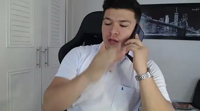 Snapshot of Plug_Control chatting on December 8, 7:22 pm Plug Control online show from December 8, 7:22 pm