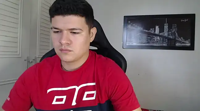 Snapshot of Plug_Control chatting on December 12, 2:11 pm Plug Control online show from December 12, 2:11 pm