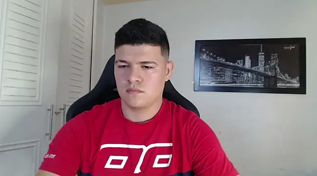 Snapshot of Plug_Control chatting on December 22, 8:36 pm Plug Control online show from December 22, 8:36 pm