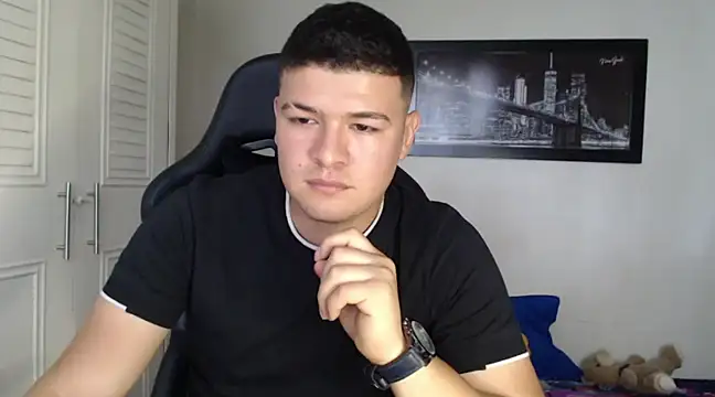 Snapshot of Plug_Control chatting on December 30, 7:42 pm Plug Control online show from December 30, 7:42 pm