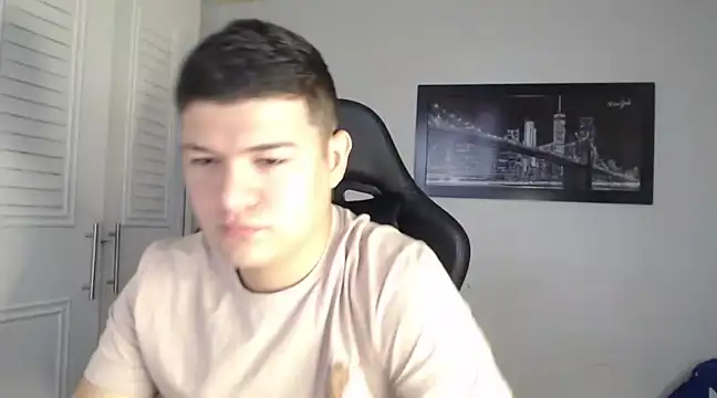 Snapshot of Plug_Control chatting on January 7, 1:24 pm Plug Control online show from January 7, 1:24 pm